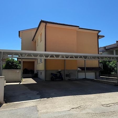Aria Room And Apartmant Fuga Ровінь Екстер'єр фото