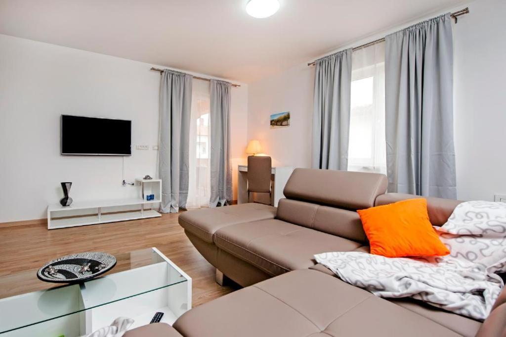 Aria Room And Apartmant Fuga Ровінь Екстер'єр фото
