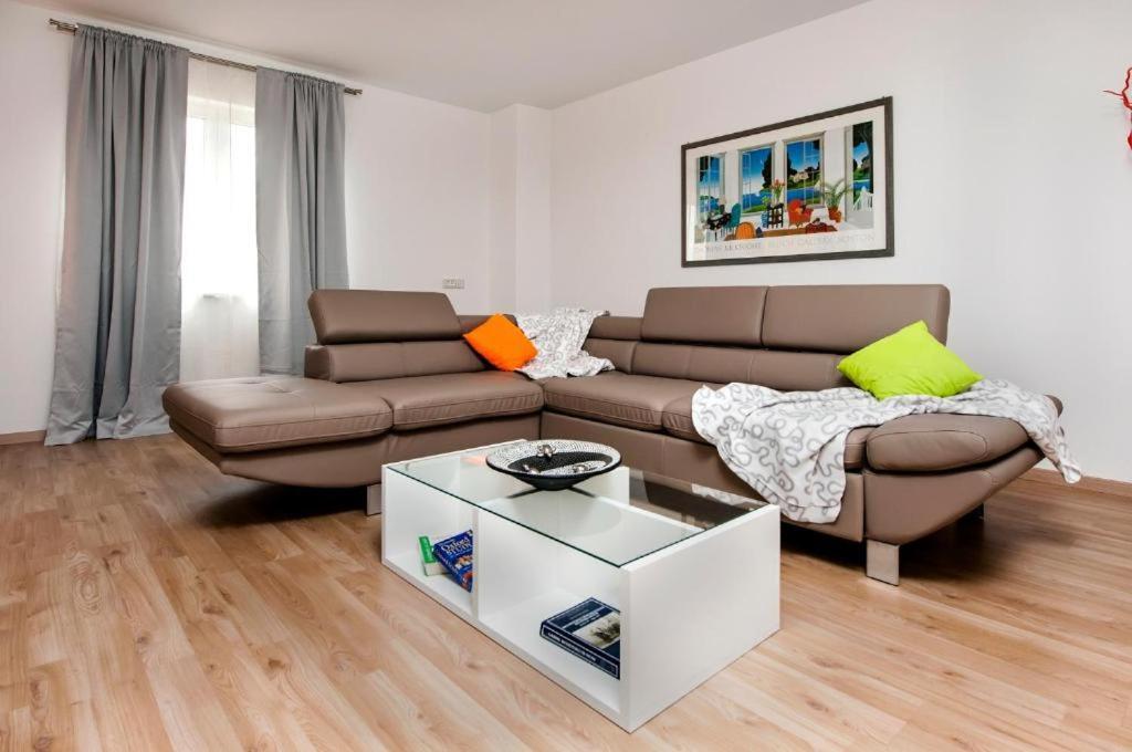 Aria Room And Apartmant Fuga Ровінь Екстер'єр фото