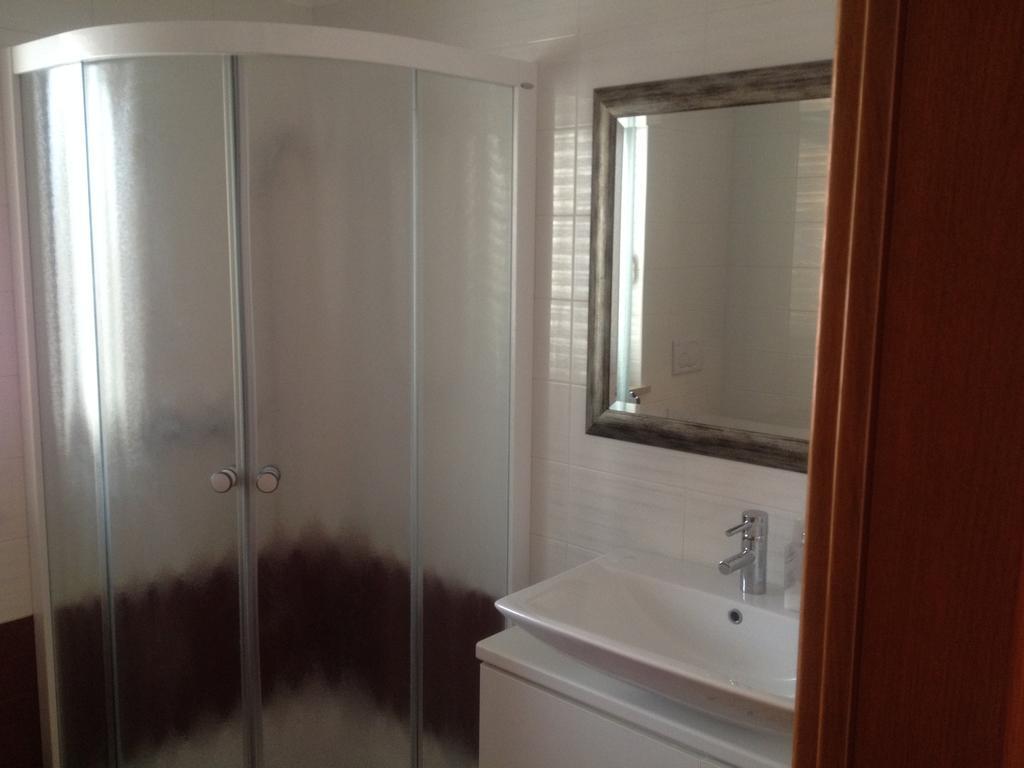 Aria Room And Apartmant Fuga Ровінь Екстер'єр фото